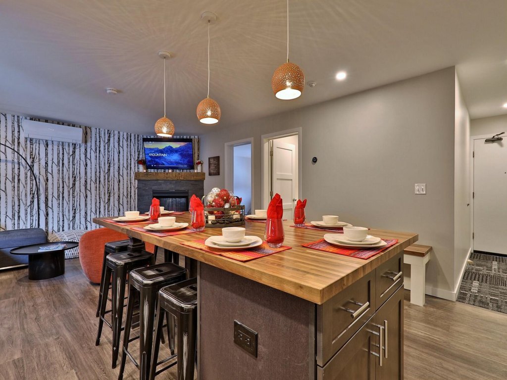 Killington Center Inn & Suites - 1 Bed 2 Bath Sleeps 6 - 1K 2SS Vacation Rental in Killington - RedAwning