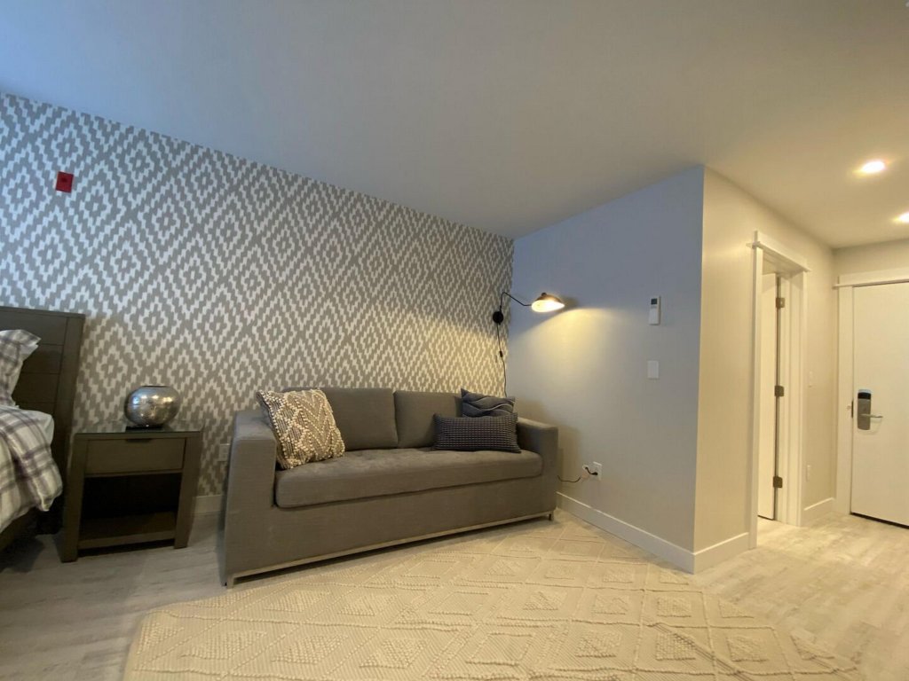 Killington Center Inn & Suites - 0 Bed 1 Bath Sleeps 4 - 1Q SS (Standard) Vacation Rental in Killington - RedAwning