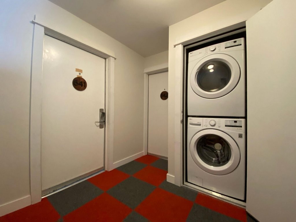 Killington Center Inn & Suites - 0 Bed 1 Bath Sleeps 4 - 1Q SS (Standard) Vacation Rental in Killington - RedAwning