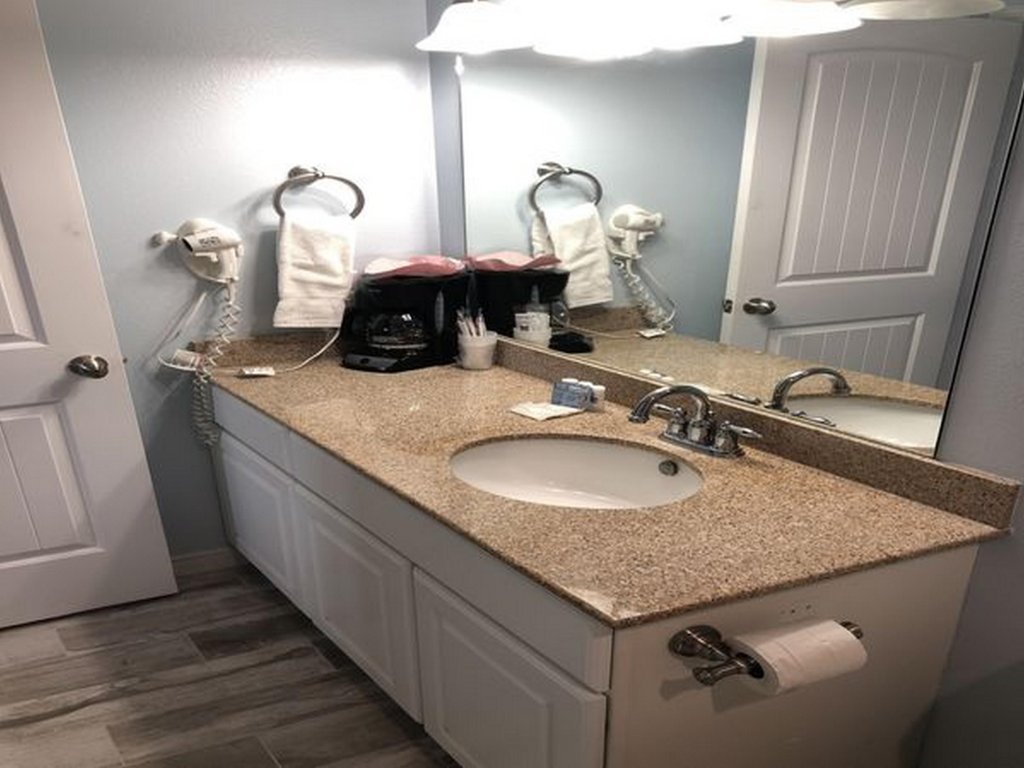 BeachGate Condo Suites and Oceanfront Resort  - Deluxe Suite Sleeps 4 Vacation Rental in Port Aransas - RedAwning