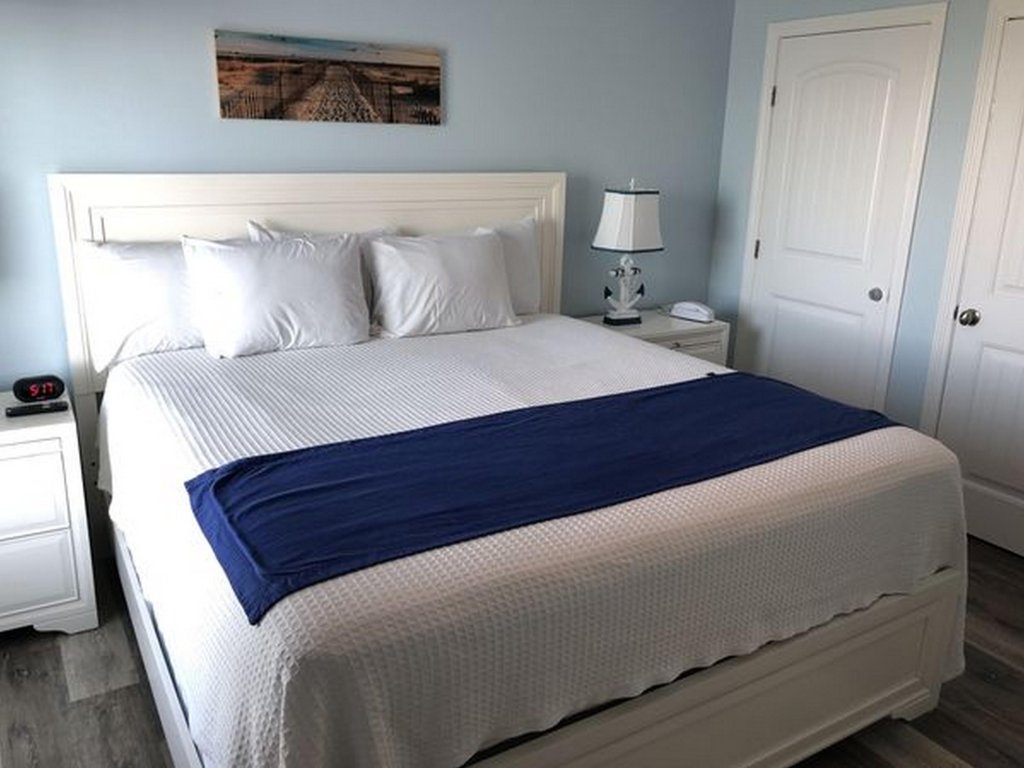 BeachGate Condo Suites and Hotel - Condo Suite 2 Bedroom Vacation Rental in Port Aransas - RedAwning