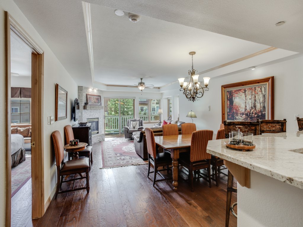 Luxurious 3 bedroom 3 bath condo! Vacation Rental in Beaver Creek - RedAwning