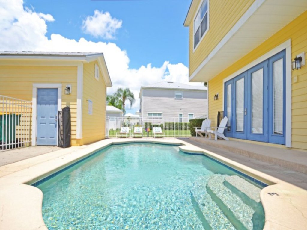 Reunion Retreat Vacation Rental in Kissimmee - RedAwning