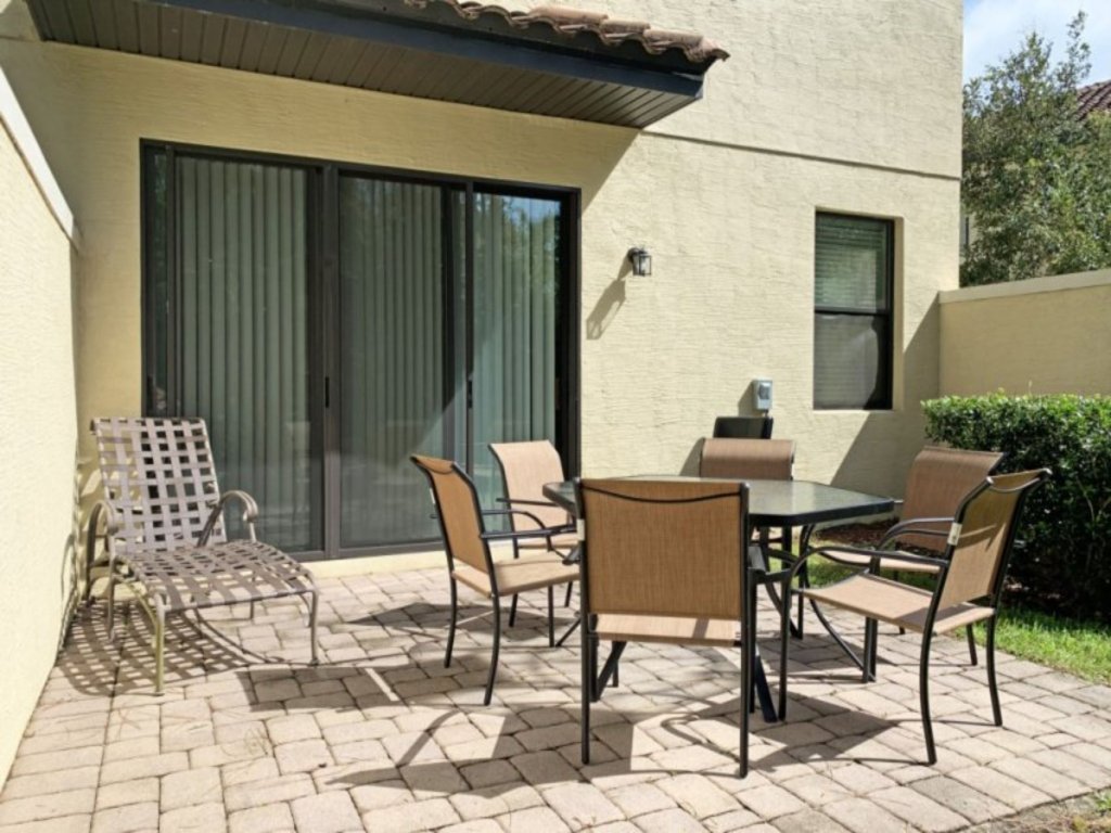 Fountains Retreat Vacation Rental in Davenport - RedAwning