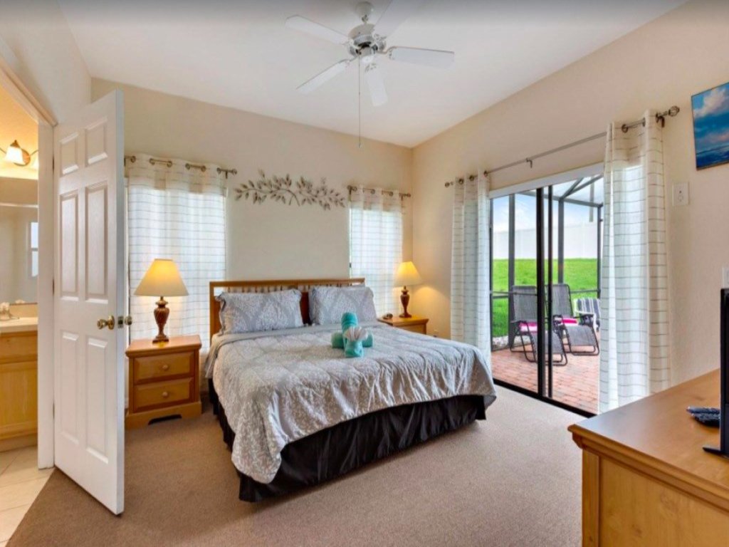 Summer Place Villa Vacation Rental in Clermont - RedAwning