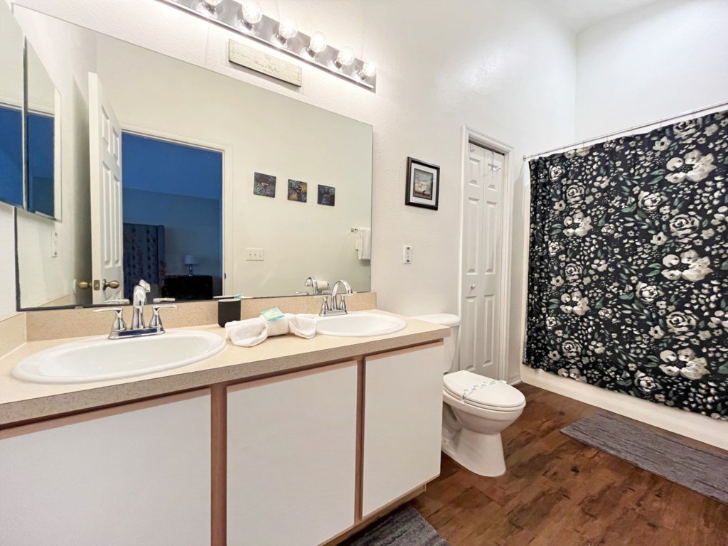 Bloomingdale Villa Vacation Rental in Davenport - RedAwning