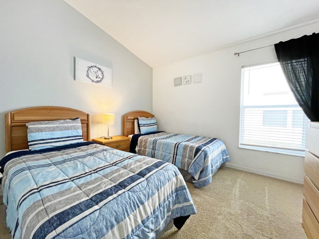 Bloomingdale Villa Vacation Rental in Davenport - RedAwning