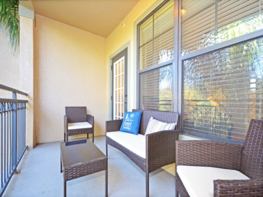 Palm View Place Vacation Rental in Davenport - RedAwning