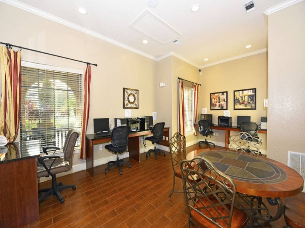 Palm View Place Vacation Rental in Davenport - RedAwning