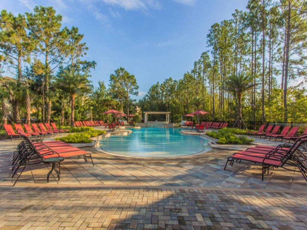 Tropical Fountains Vacation Rental in Davenport - RedAwning