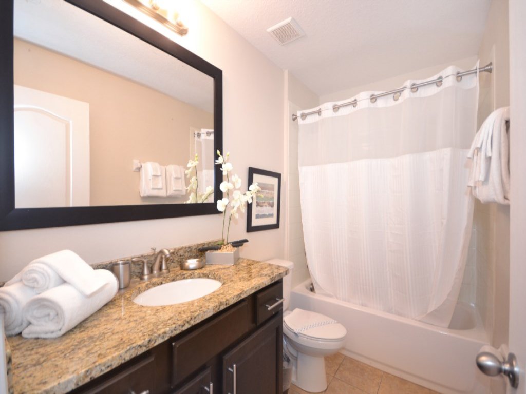 Tropical Fountains Vacation Rental in Davenport - RedAwning