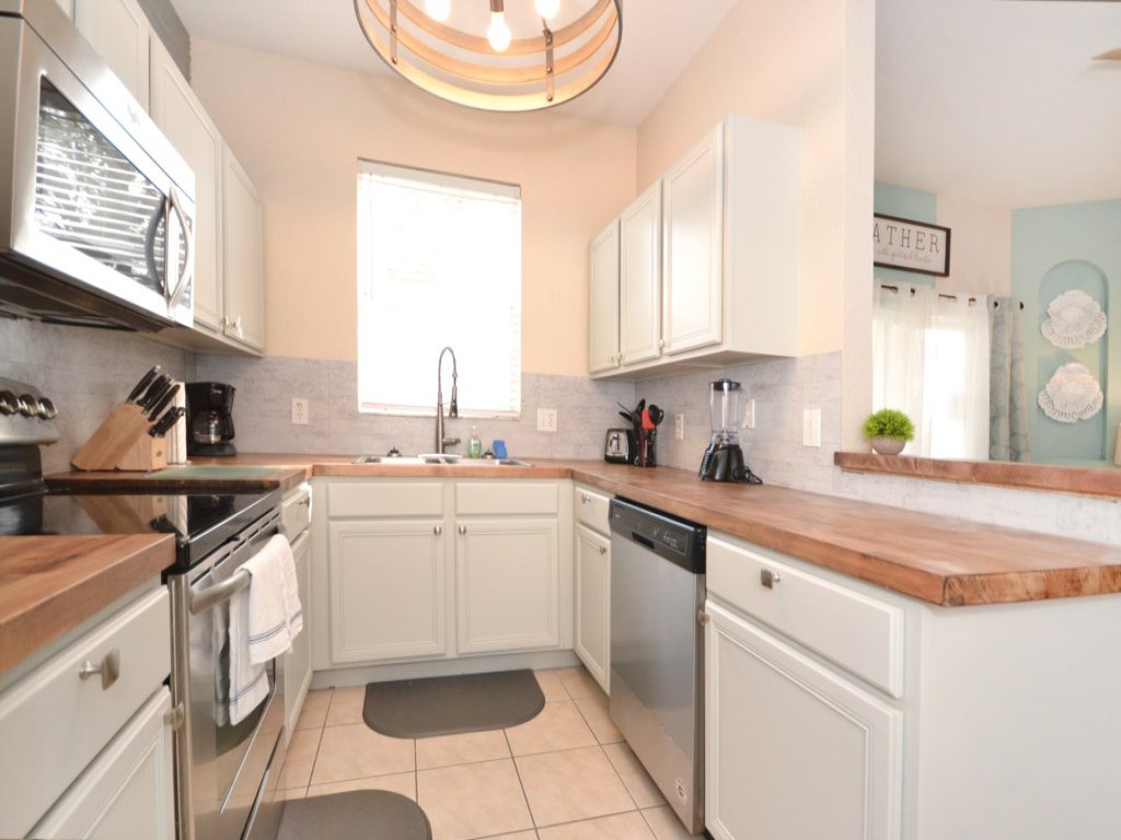 La Mirage  Vacation Rental in Davenport - RedAwning
