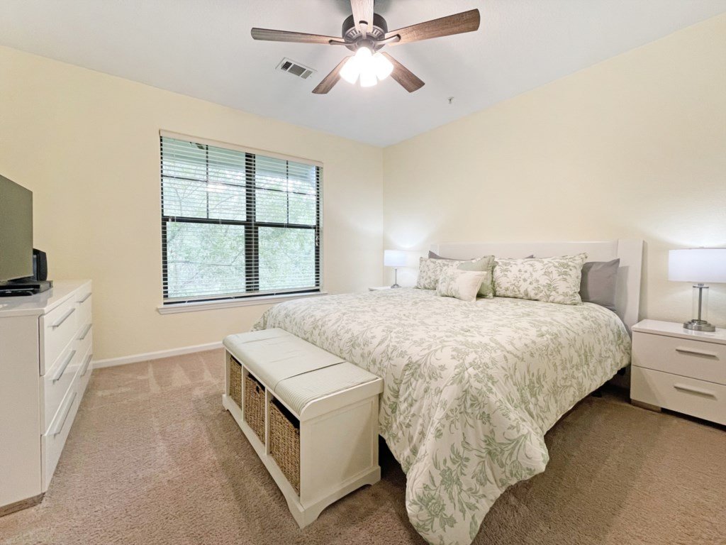 Lullaby Loft Vacation Rental in Davenport - RedAwning