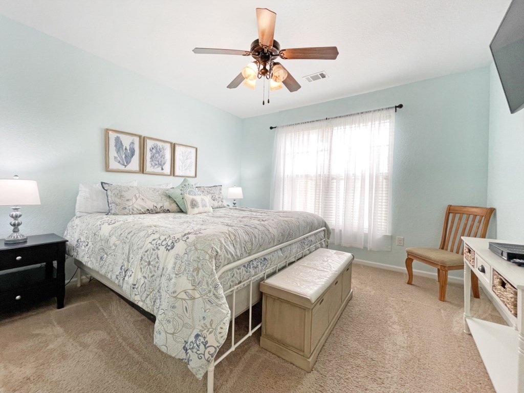 Lullaby Loft Vacation Rental in Davenport - RedAwning
