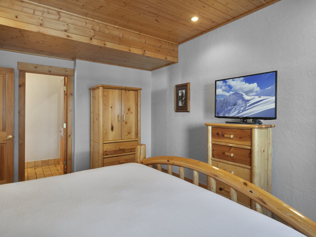 Bristlecone at Deer Valley Resort - Three Bedroom Condo with Hot Tub #503 Vacation Rental in Park City - RedAwning