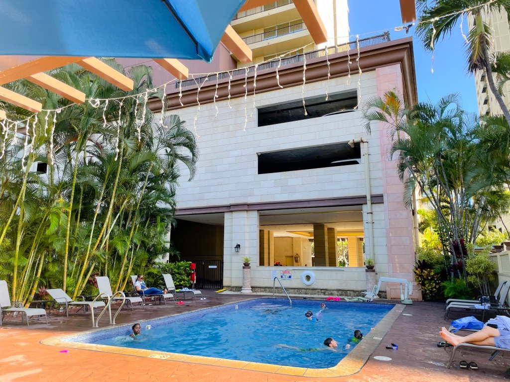 Charming Royal Garden Studio Vacation Rental in Honolulu - RedAwning