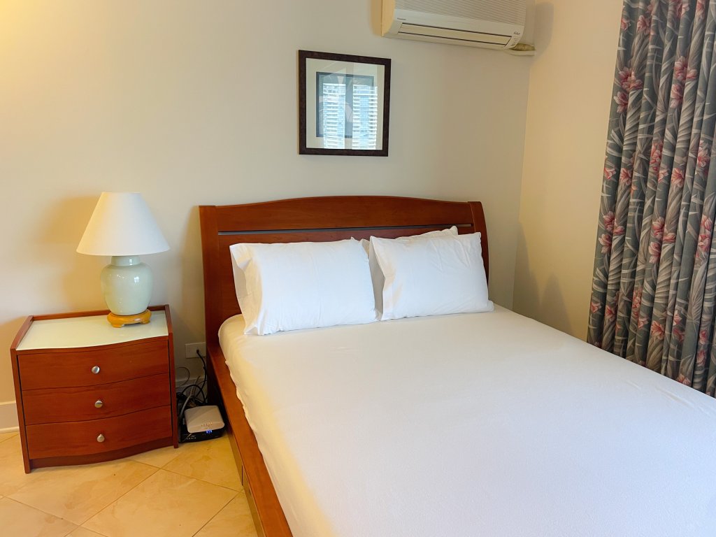 Charming Royal Garden Studio Vacation Rental in Honolulu - RedAwning