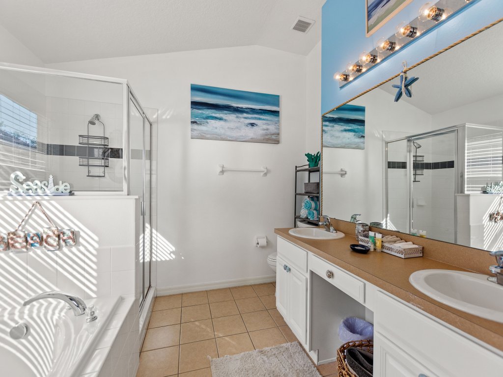 Drayton Place at Highgate Park by Shine Villas Vacation Rental in Davenport - RedAwning