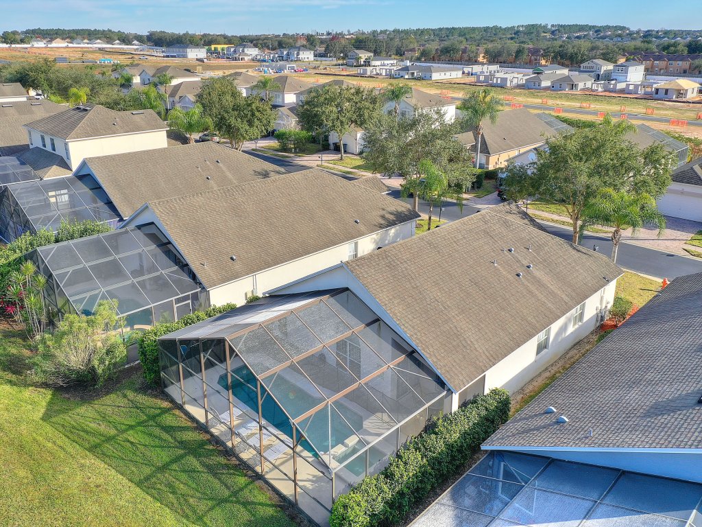 Drayton Place at Highgate Park by Shine Villas Vacation Rental in Davenport - RedAwning
