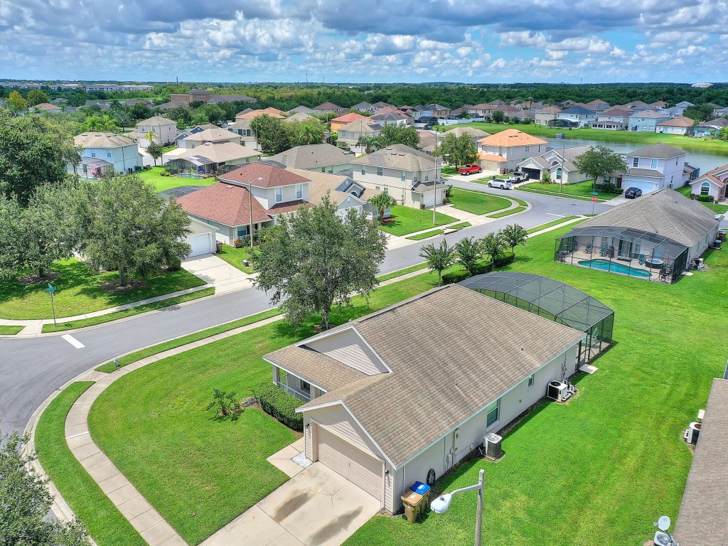 Gilded Parasol by Shine Villas Remington Golf 420 Vacation Rental in Kissimmee - RedAwning