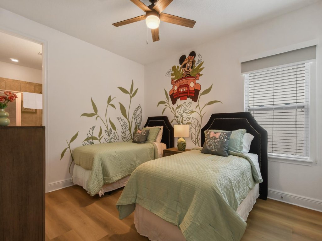 Refurbished Lux 6 Bed Golf Views at Reunion Resort by Shine Villas Vacation Rental in Kissimmee - RedAwning