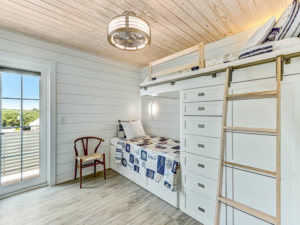 226 South Fletcher Ave Vacation Rental in Fernandina Beach - RedAwning