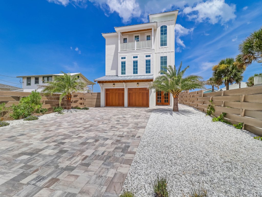 226 South Fletcher Ave Vacation Rental in Fernandina Beach - RedAwning
