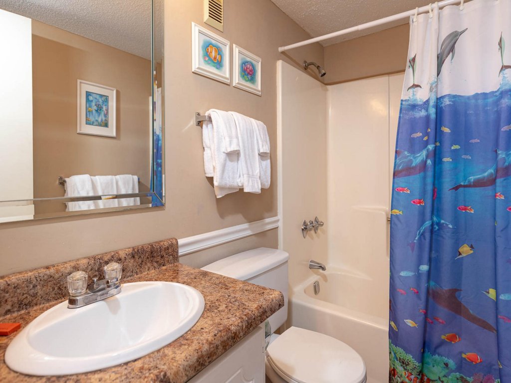 Island Winds East 2 Bed 2 Bath Gulf Front Low Sleeps 6 2Q Vacation Rental in Gulf Shores - RedAwning