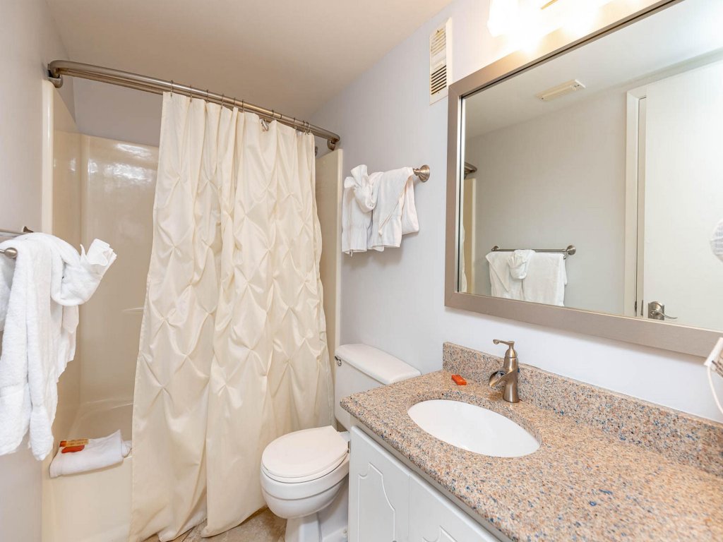 Island Winds East 2 Bed 2 Bath Gulf Front High Sleeps 8 Vacation Rental in Gulf Shores - RedAwning