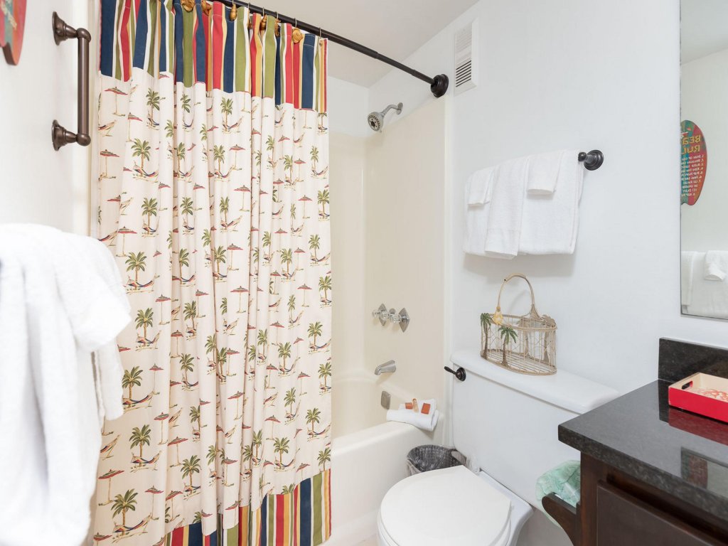 Island Winds East 2 Bed 2 Bath Gulf Front Low Sleeps 6 1K 1Q Vacation Rental in Gulf Shores - RedAwning