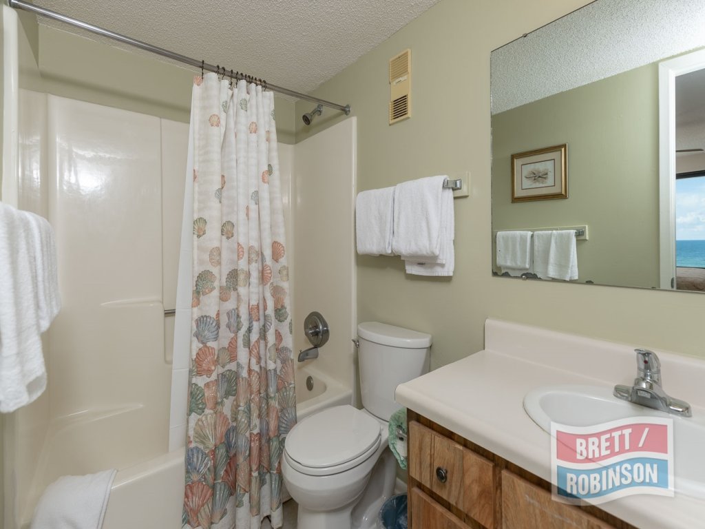Island Winds West 2 Bed 2 Bath Gulf Front Sleeps 8 Vacation Rental in Gulf Shores - RedAwning