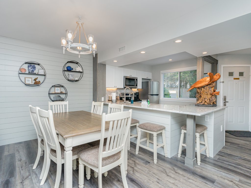 Completely remodeled and open 18C Richmond Park Vacation Rental in Myrtle Beach - RedAwning