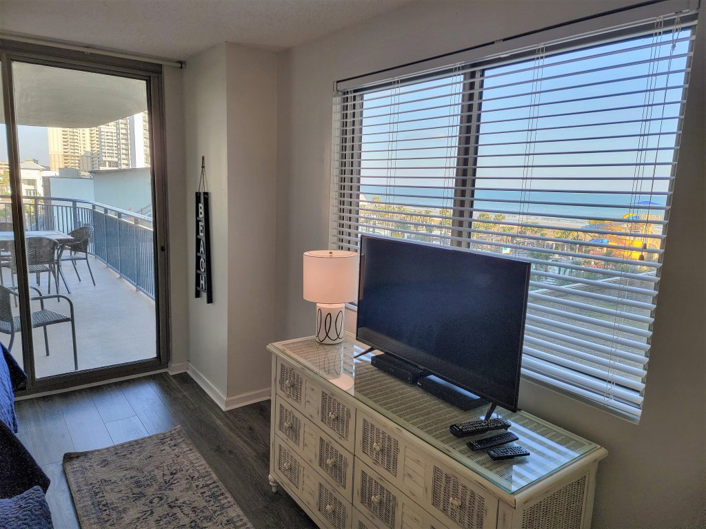 209 Brighton Vacation Rental in Myrtle Beach - RedAwning