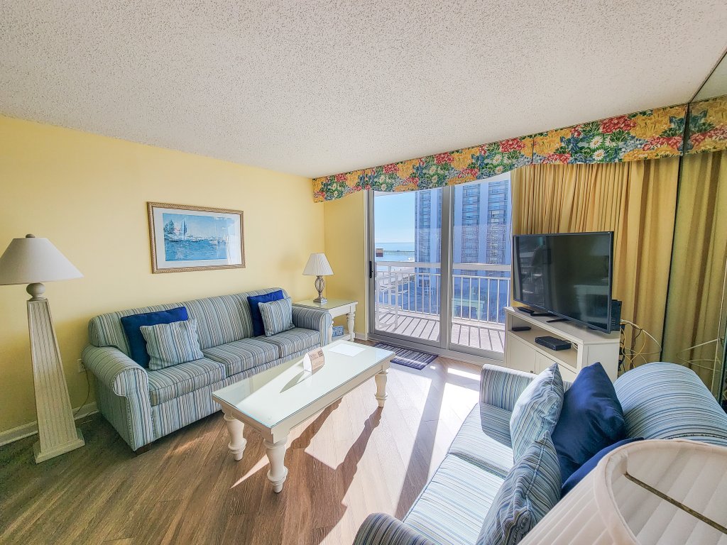 904 South Hampton Vacation Rental in Myrtle Beach - RedAwning