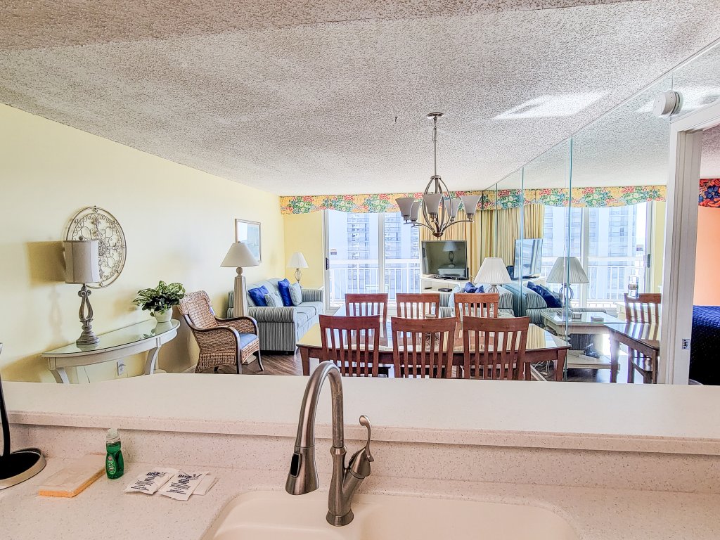 904 South Hampton Vacation Rental in Myrtle Beach - RedAwning