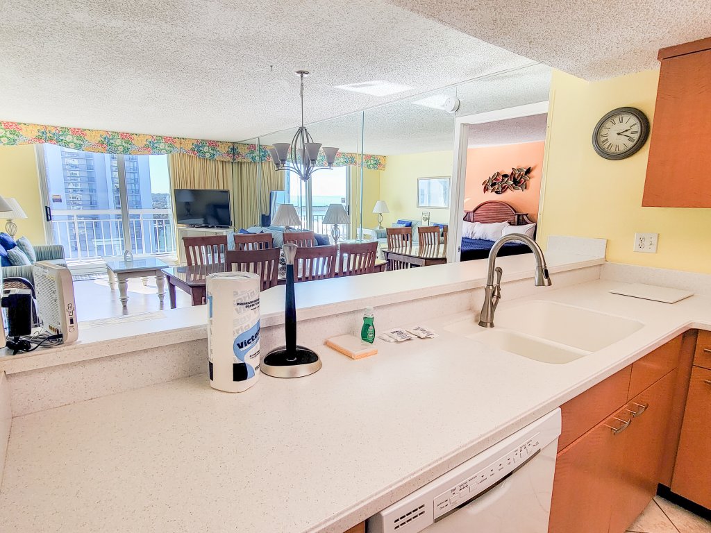 904 South Hampton Vacation Rental in Myrtle Beach - RedAwning