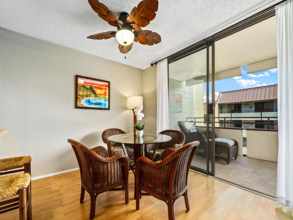 Big Island White Sands Village 221 Vacation Rental in Kailua Kona - RedAwning