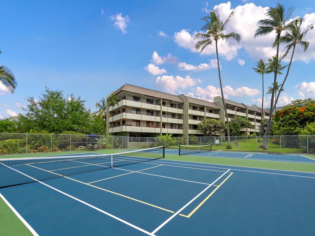 Big Island White Sands Village 221 Vacation Rental in Kailua Kona - RedAwning