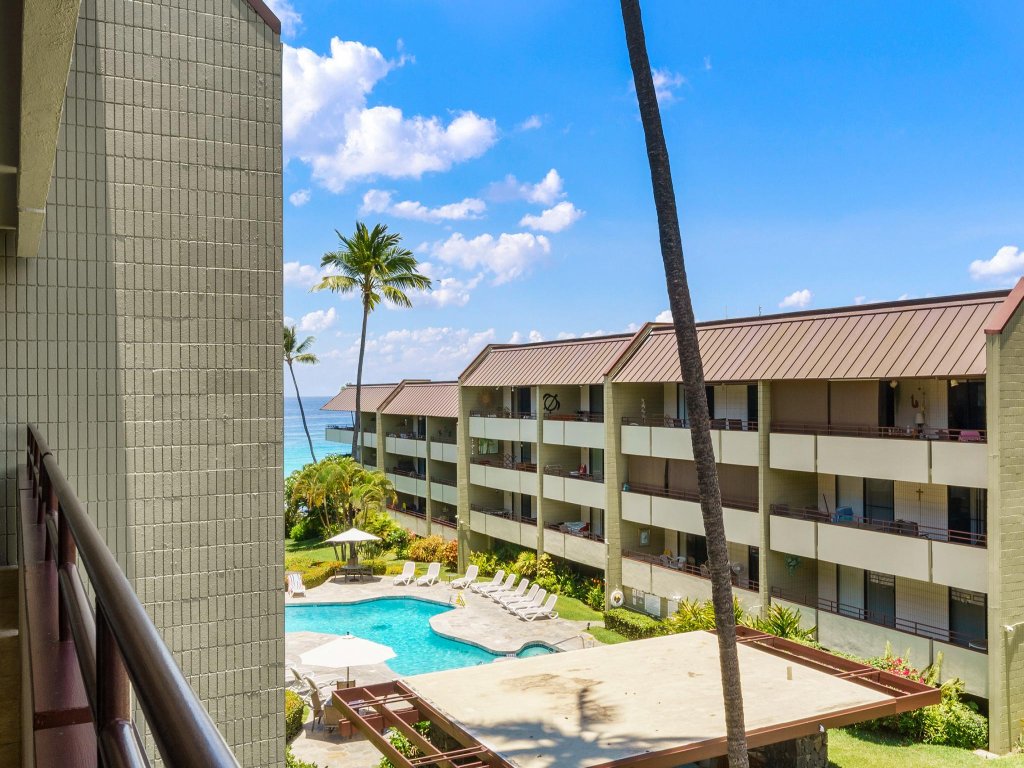 Big Island White Sands Village 221 Vacation Rental in Kailua Kona - RedAwning