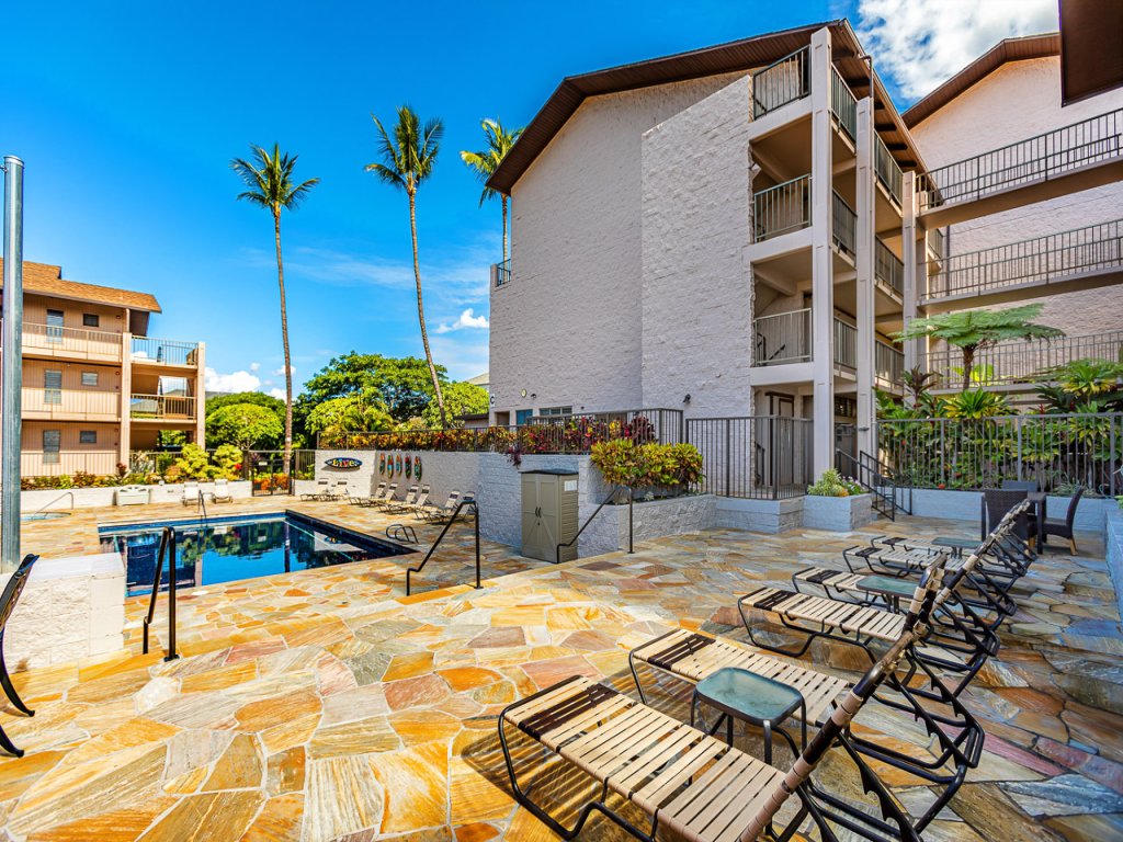 Kihei Alii Kai D301 Vacation Rental in Kihei - RedAwning