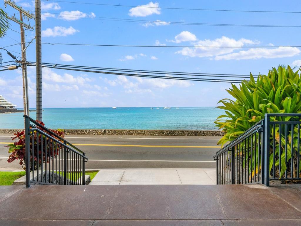 Big Island Kona Alii D212 Vacation Rental in Kailua Kona - RedAwning