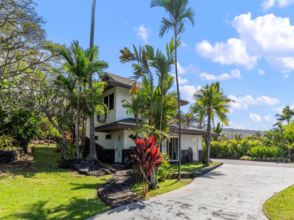 Big Island Hale Kaheka 6592 Vacation Rental in Kailua Kona - RedAwning