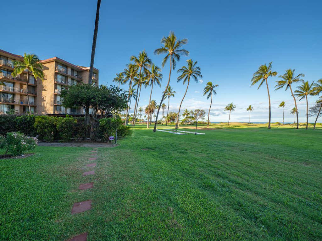 Kauhale Makai 433 Vacation Rental in Kihei - RedAwning