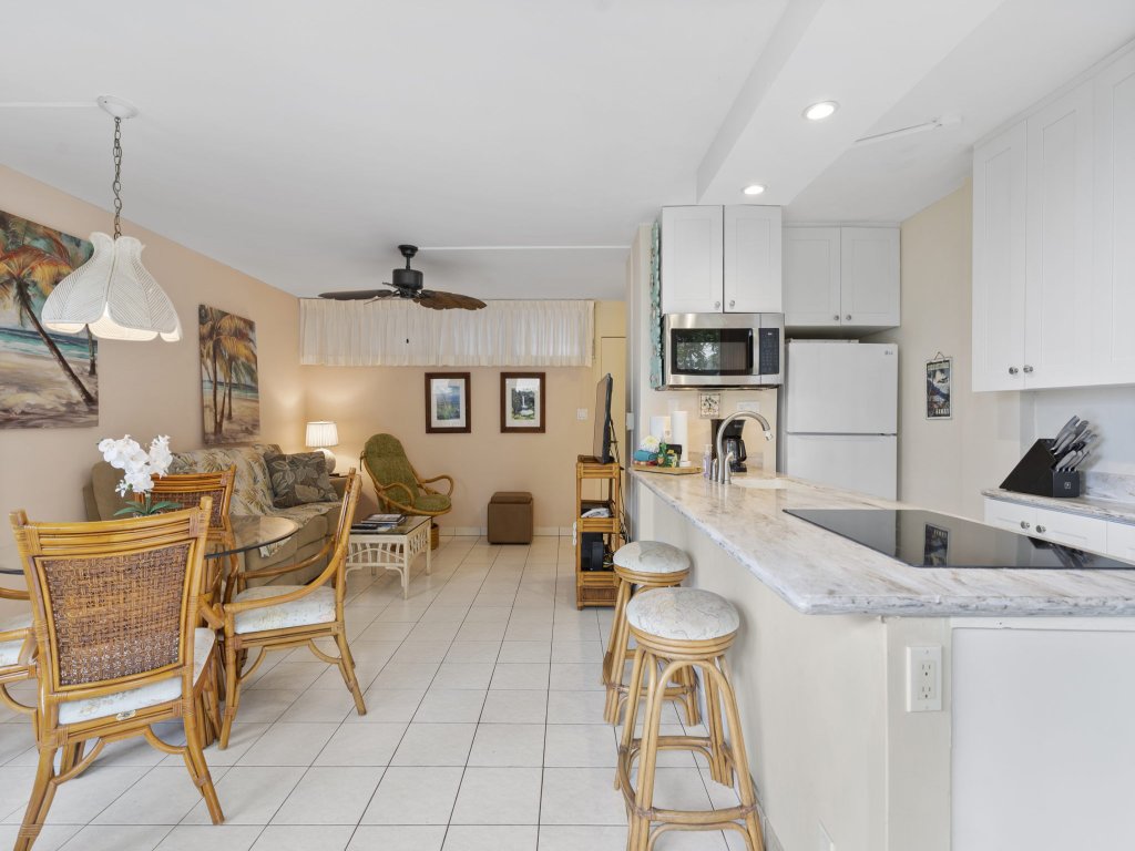 Kamaole Nalu 103 Vacation Rental in Kihei - RedAwning