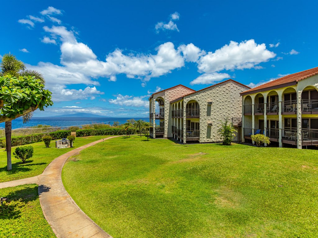 Maui Hill D-41 Vacation Rental in Kihei - RedAwning