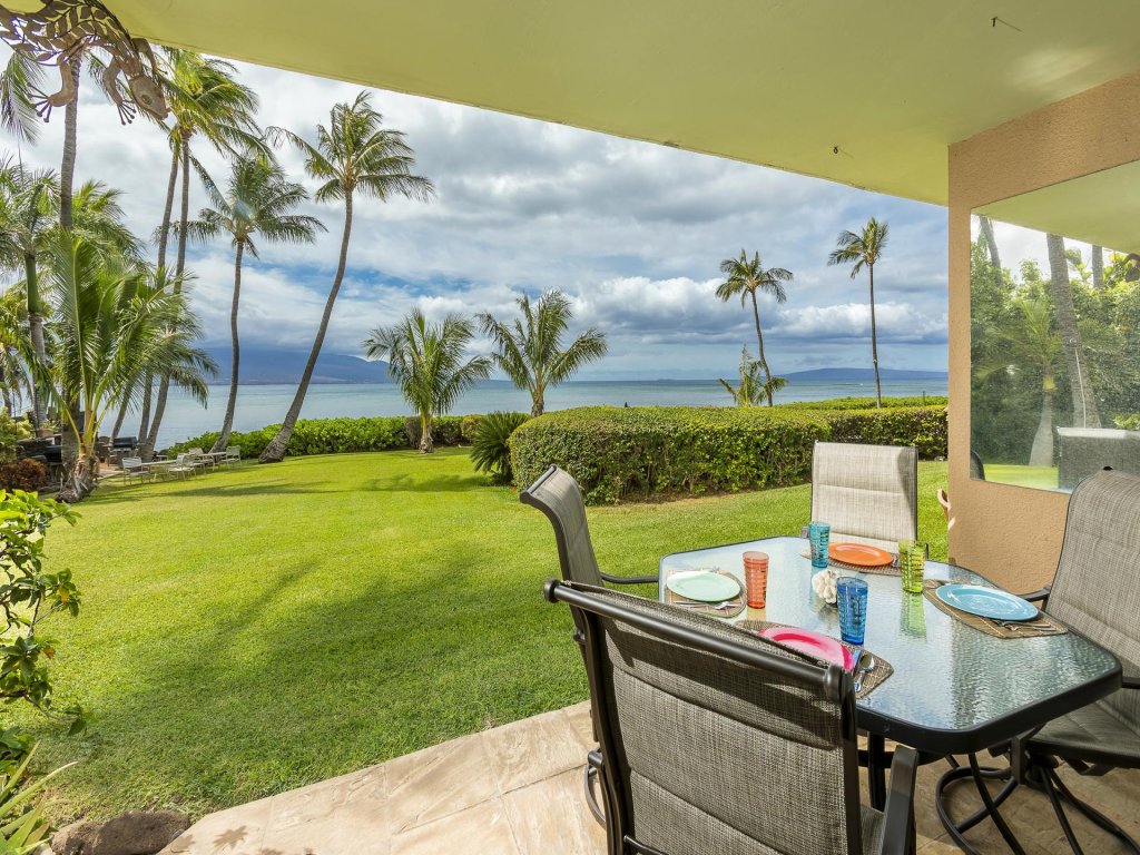 Maalaea Banyans 102 Vacation Rental in Wailuku - RedAwning