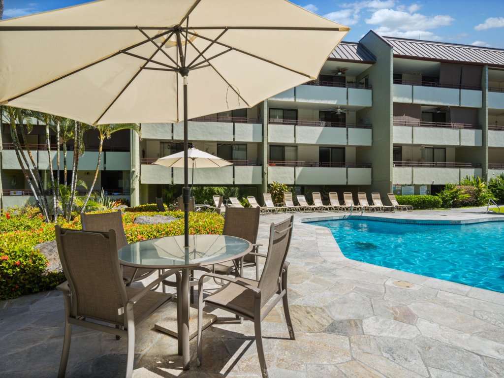 Big Island White Sands Village 113 Vacation Rental in Kailua Kona - RedAwning