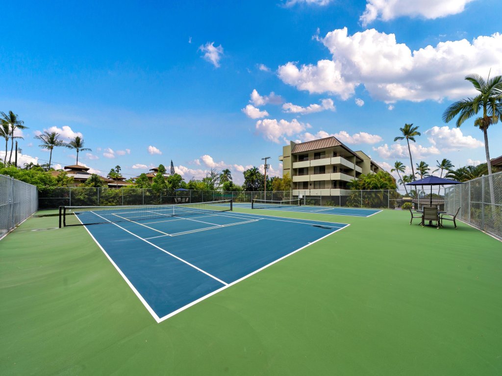 Big Island White Sands Village 113 Vacation Rental in Kailua Kona - RedAwning