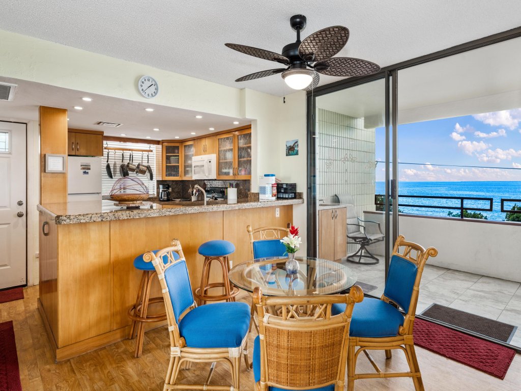 Big Island White Sands Village 113 Vacation Rental in Kailua Kona - RedAwning