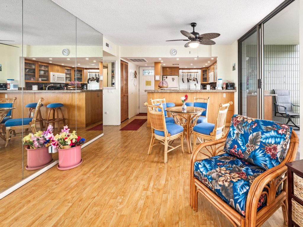 Big Island White Sands Village 113 Vacation Rental in Kailua Kona - RedAwning